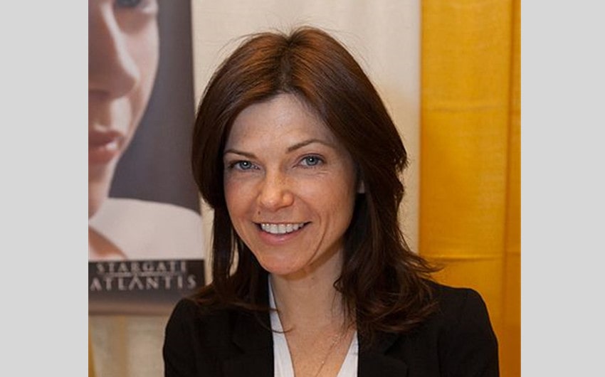 Nicole de Boer’s Sources of Income